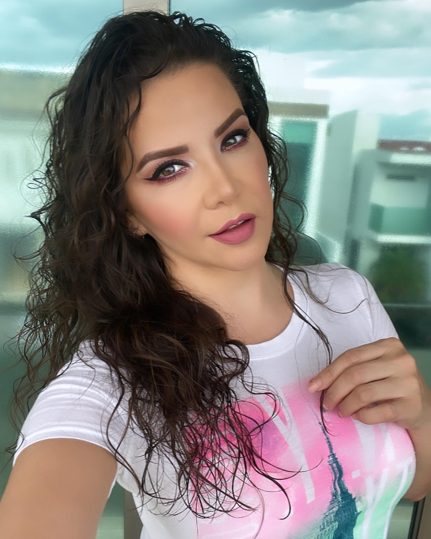 $!La culiacanense Paola Preciado lanza versión de ‘En carne viva’, junto a la cantante Helen Ochoa