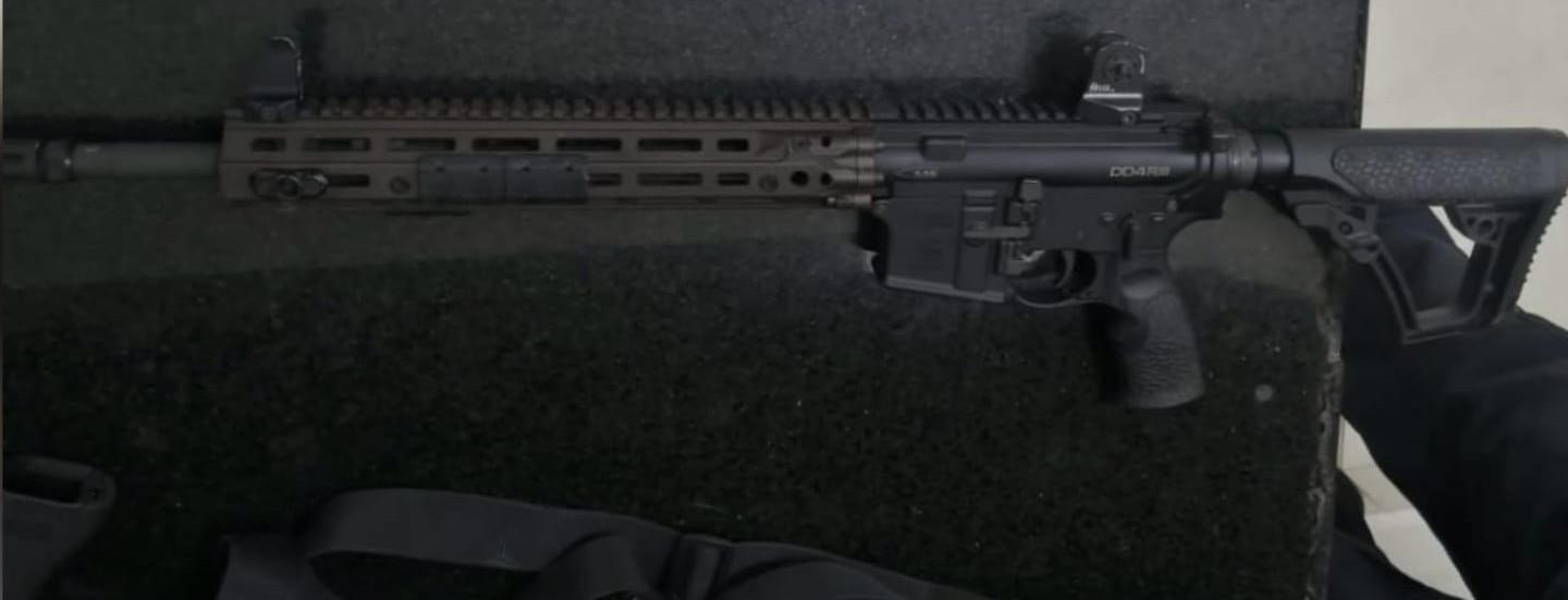 $!Detienen a dos personas armadas en Culiacán; aseguran armas, droga y dinero en efectivo