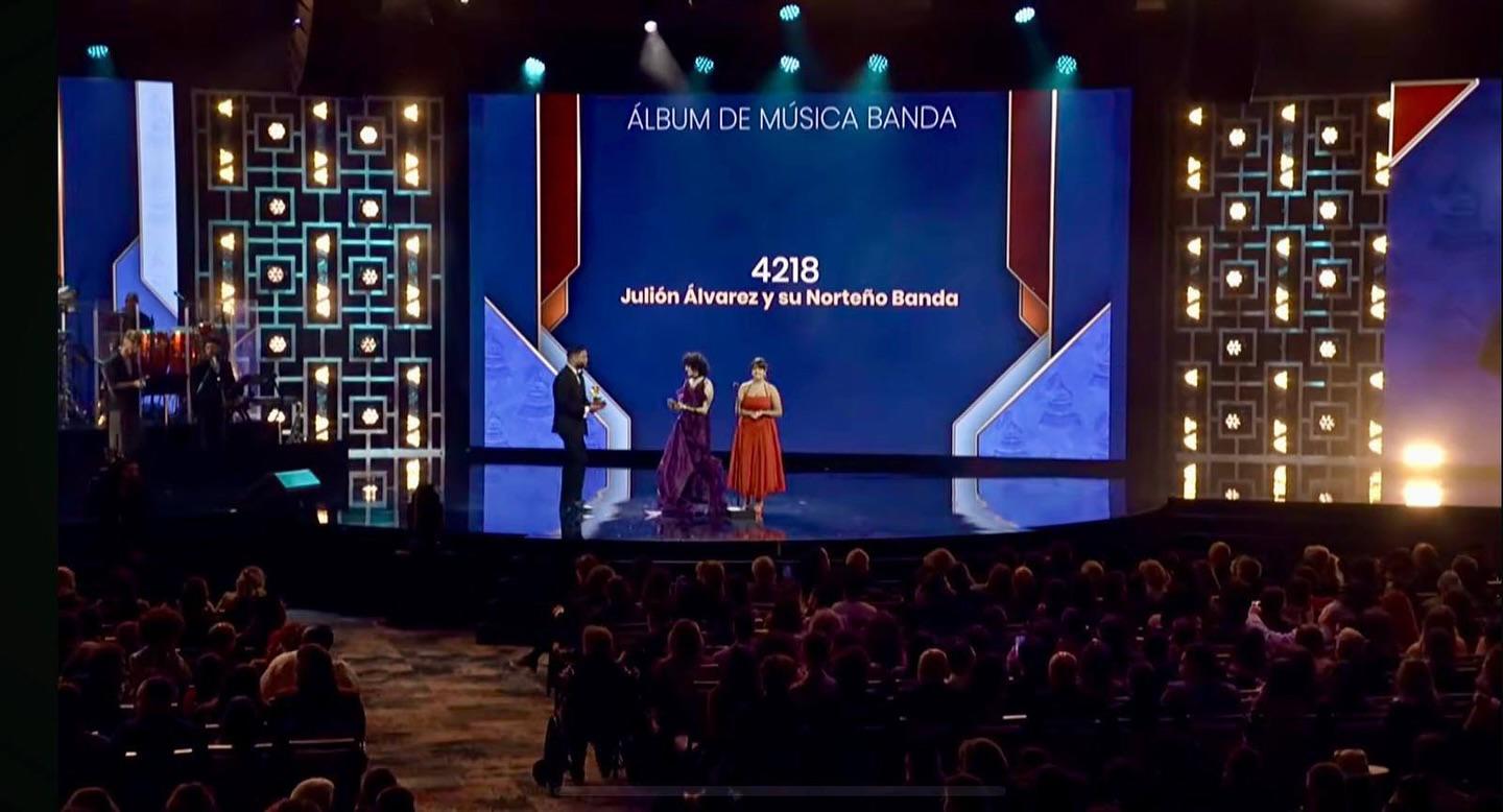 $!Julión Álvarez se llevó el Premio a Mejor Álbum de Música de Banda.