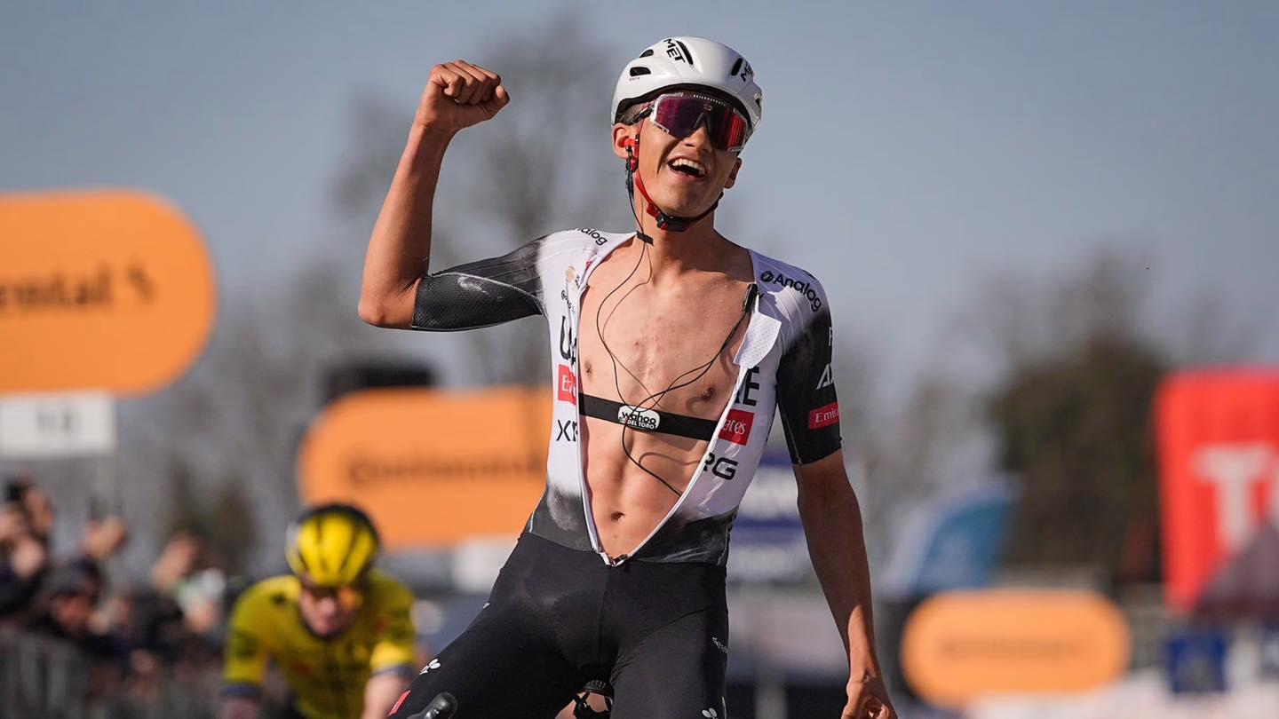 $!Del Toro, con luces y sombras, se abre paso entre las estrellas