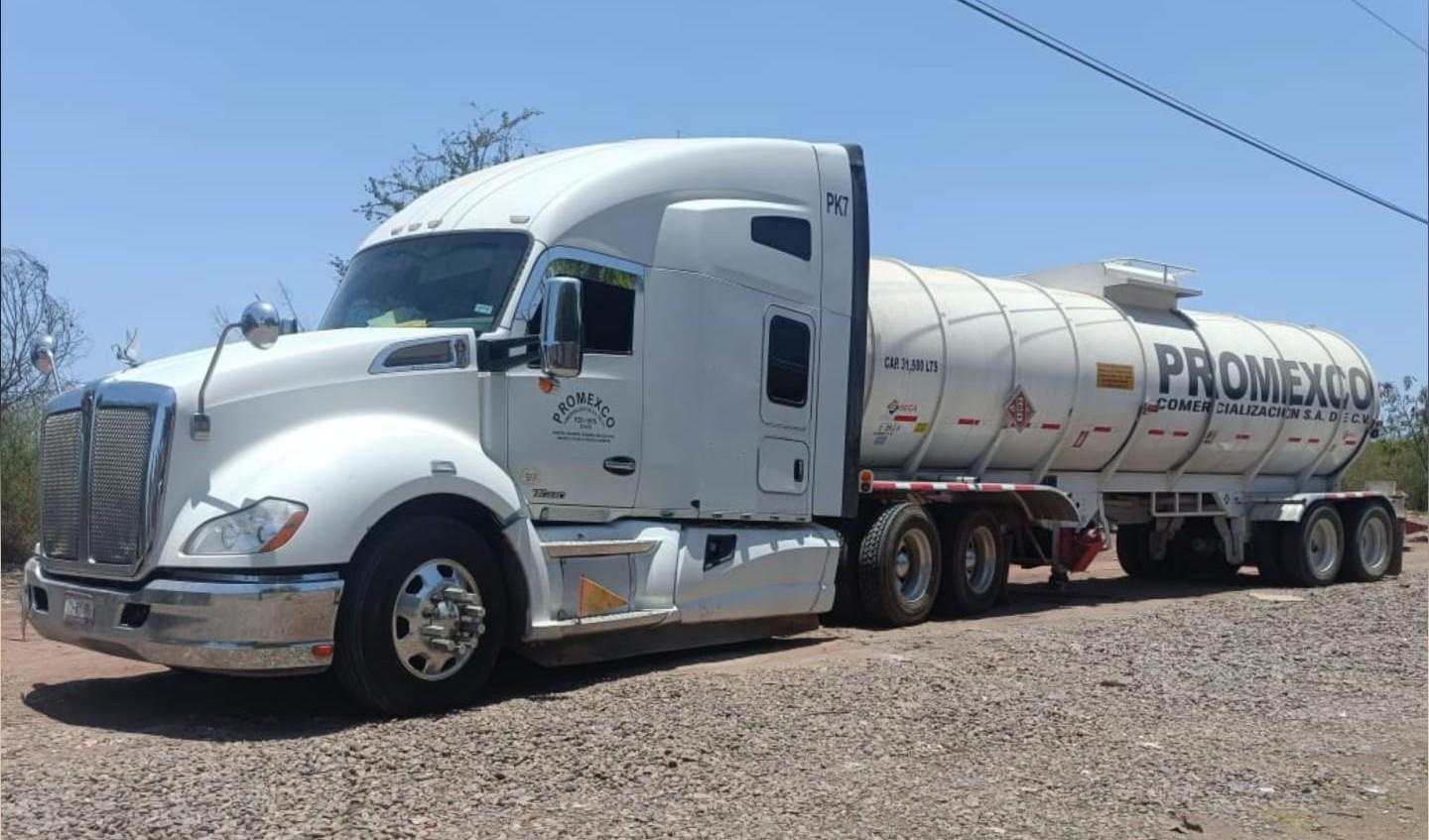 $!Detienen a hombre con 31 mil litros de combustible sin acreditar en Culiacán