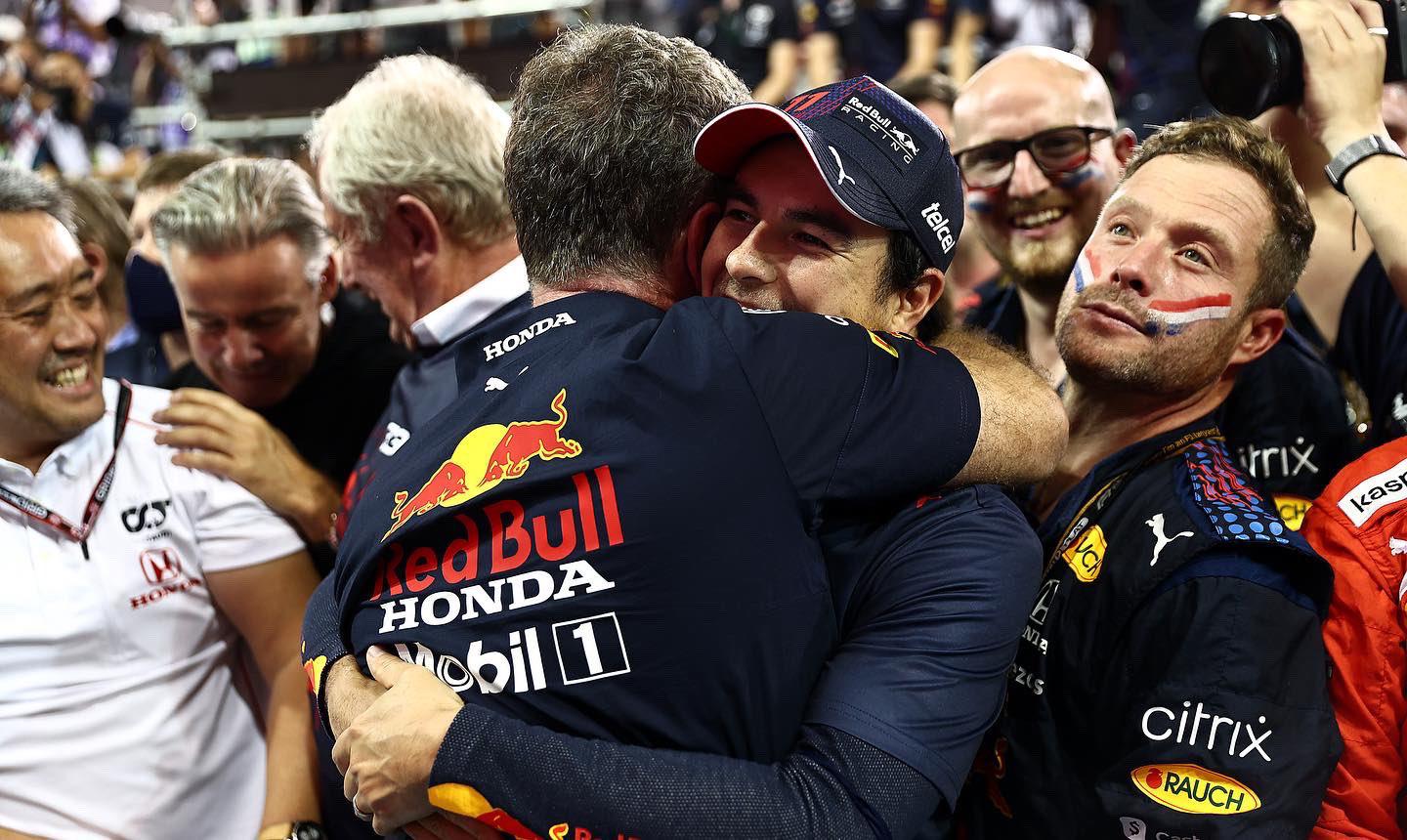 $!Checo Pérez revela un encuentro privado con Verstappen en su balance de Año Nuevo