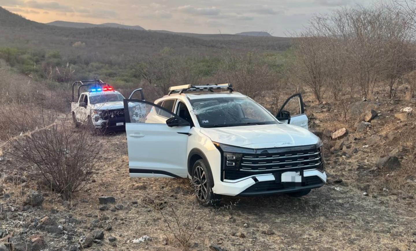 $!Detienen a un civil armado y aseguran dos vehículos, uno con reporte de robo, al sur de Culiacán