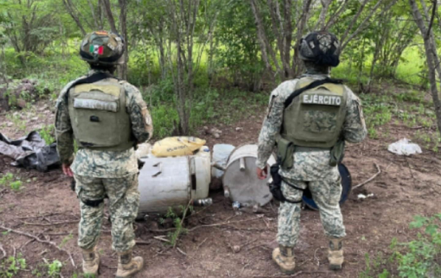 $!Ejército destruye centros de precursores químicos en Culiacán y Cosalá