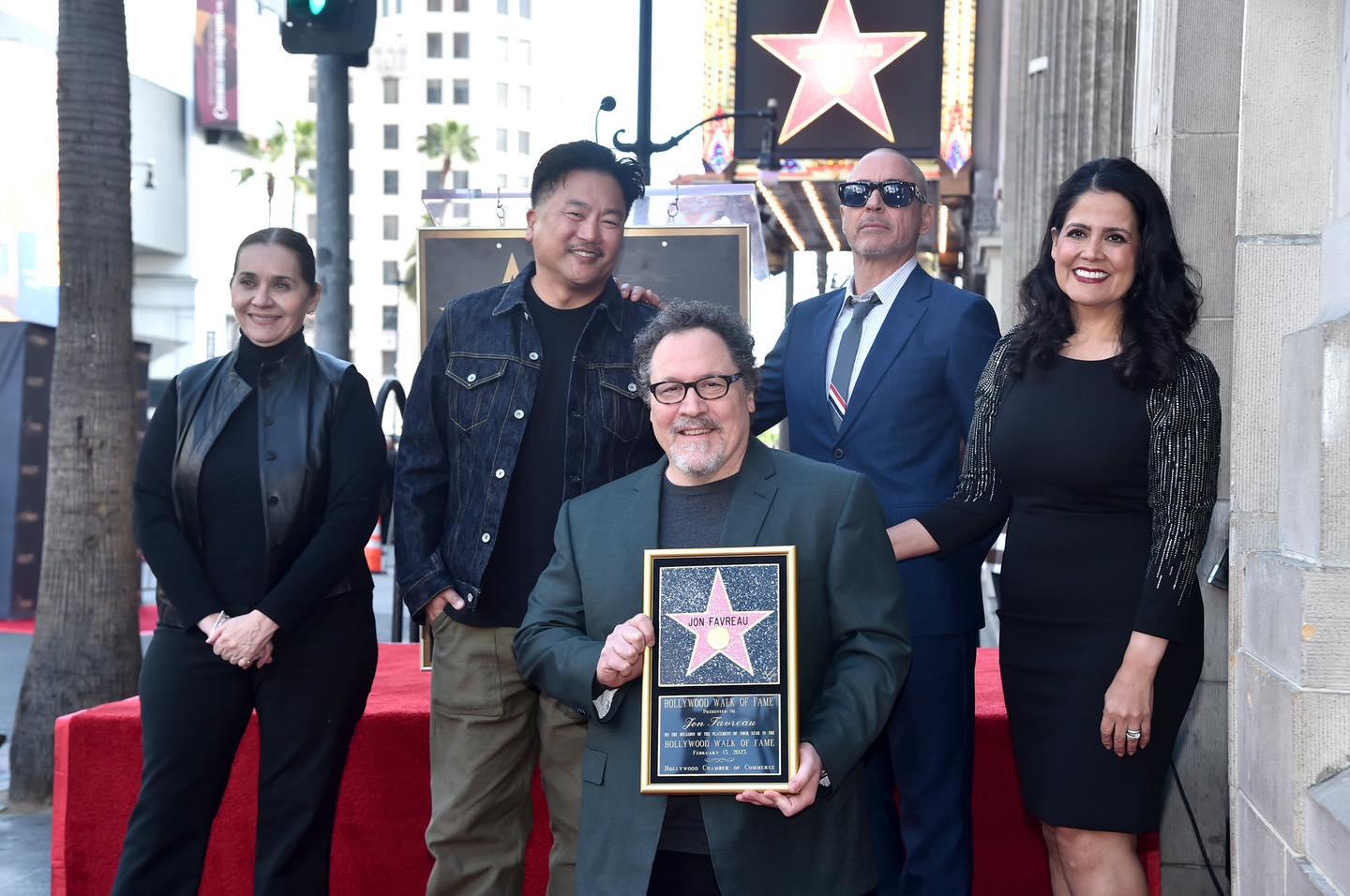 $!Recibe el cineasta Jon Favreau su estrella en el Paseo de la Fama