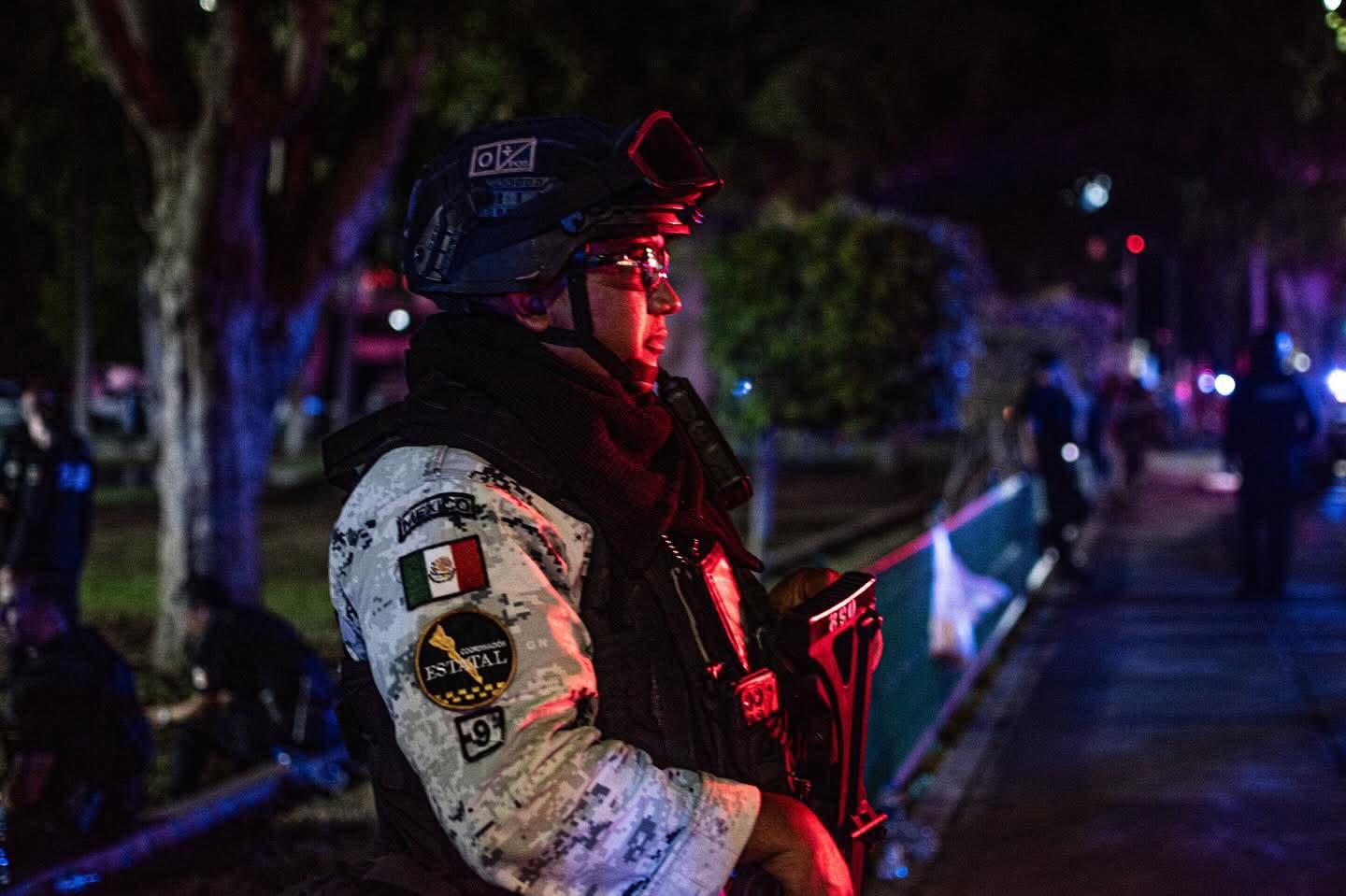 $!Agentes de seguridad blindan Palacio de Gobierno para evento privado de El Grito de Independencia en Culiacán
