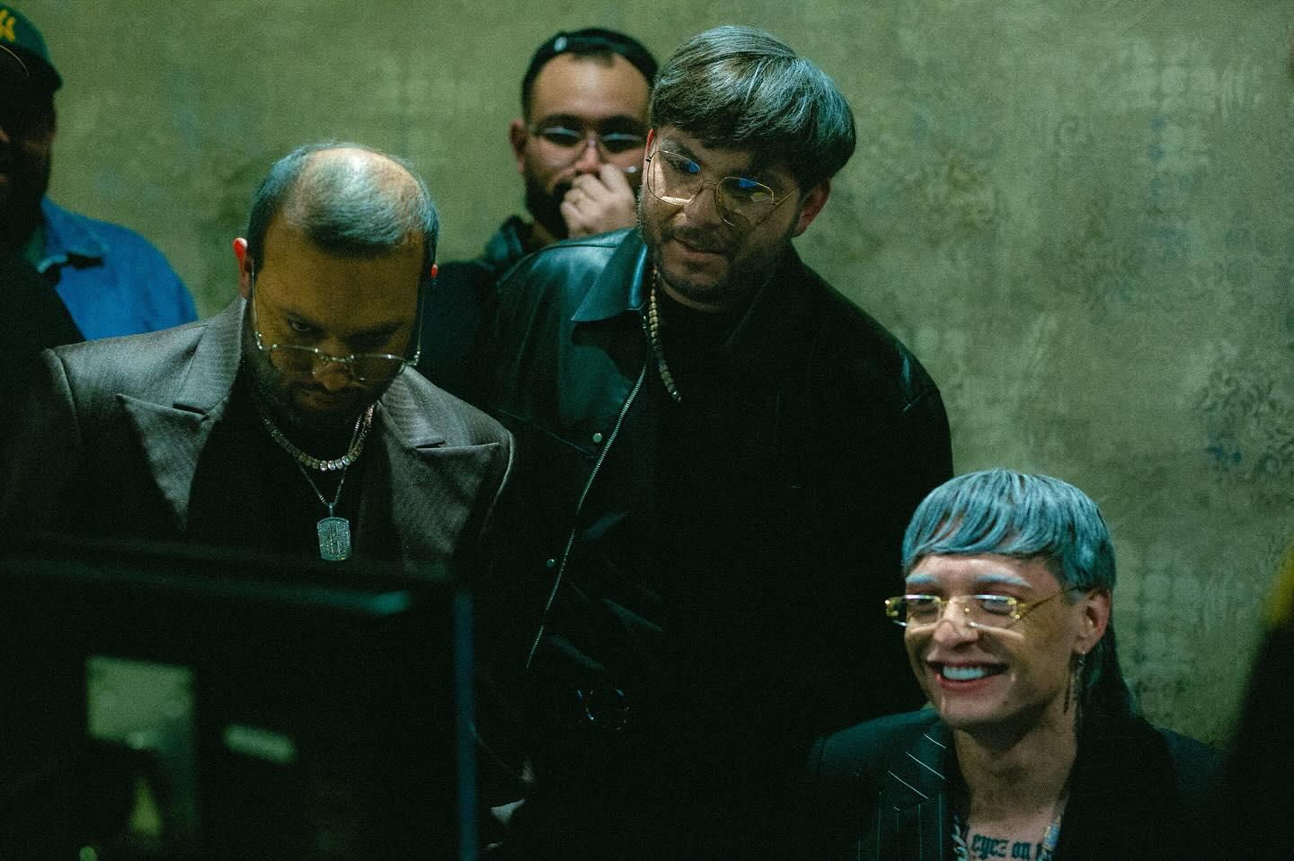 $!Cambia Peso Pluma su imagen