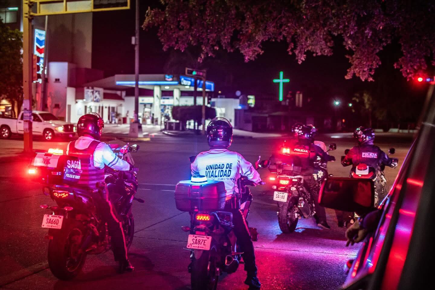 $!Agentes de seguridad blindan Palacio de Gobierno para evento privado de El Grito de Independencia en Culiacán