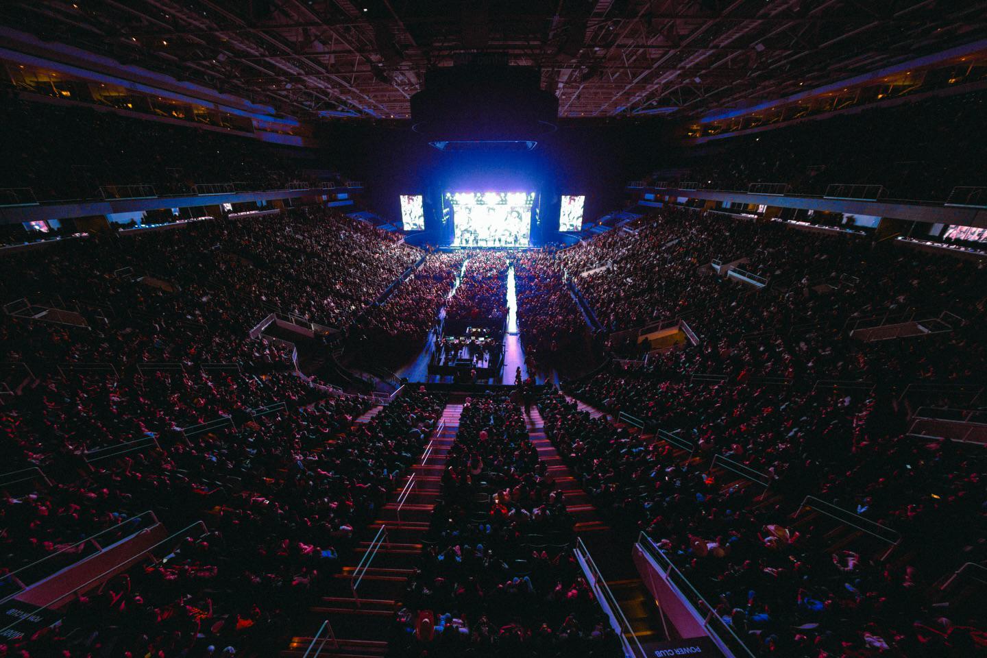 $!Más de 15 mil personas corearon cada éxito de la Banda MS en una noche histórica.