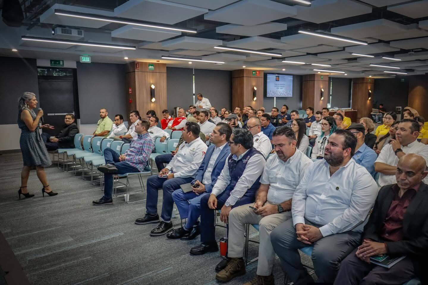 $!Rinde protesta nuevo presidente del Colegio Mexicano de Profesionales en Gestión de Riesgos y Protección Civil Capítulo Sinaloa