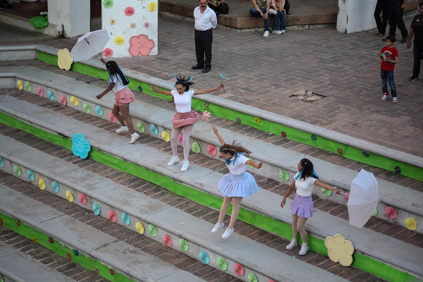 $!Con danza, juego y diversión celebran el Día del Niño