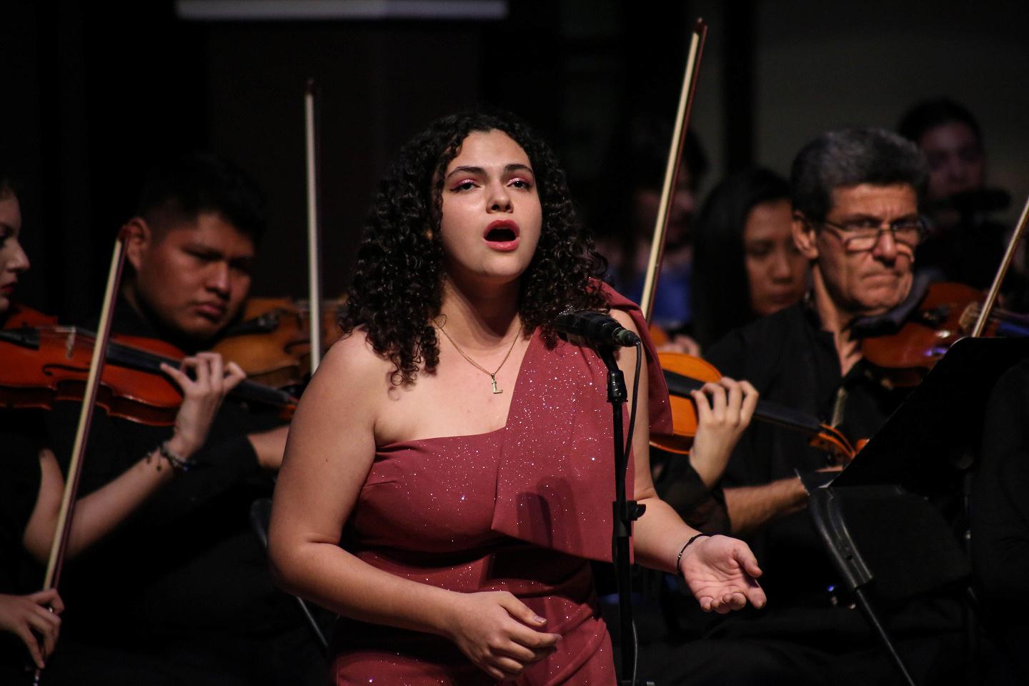 $!La obra tiene partes vocales en las que participaron algnas solistas.