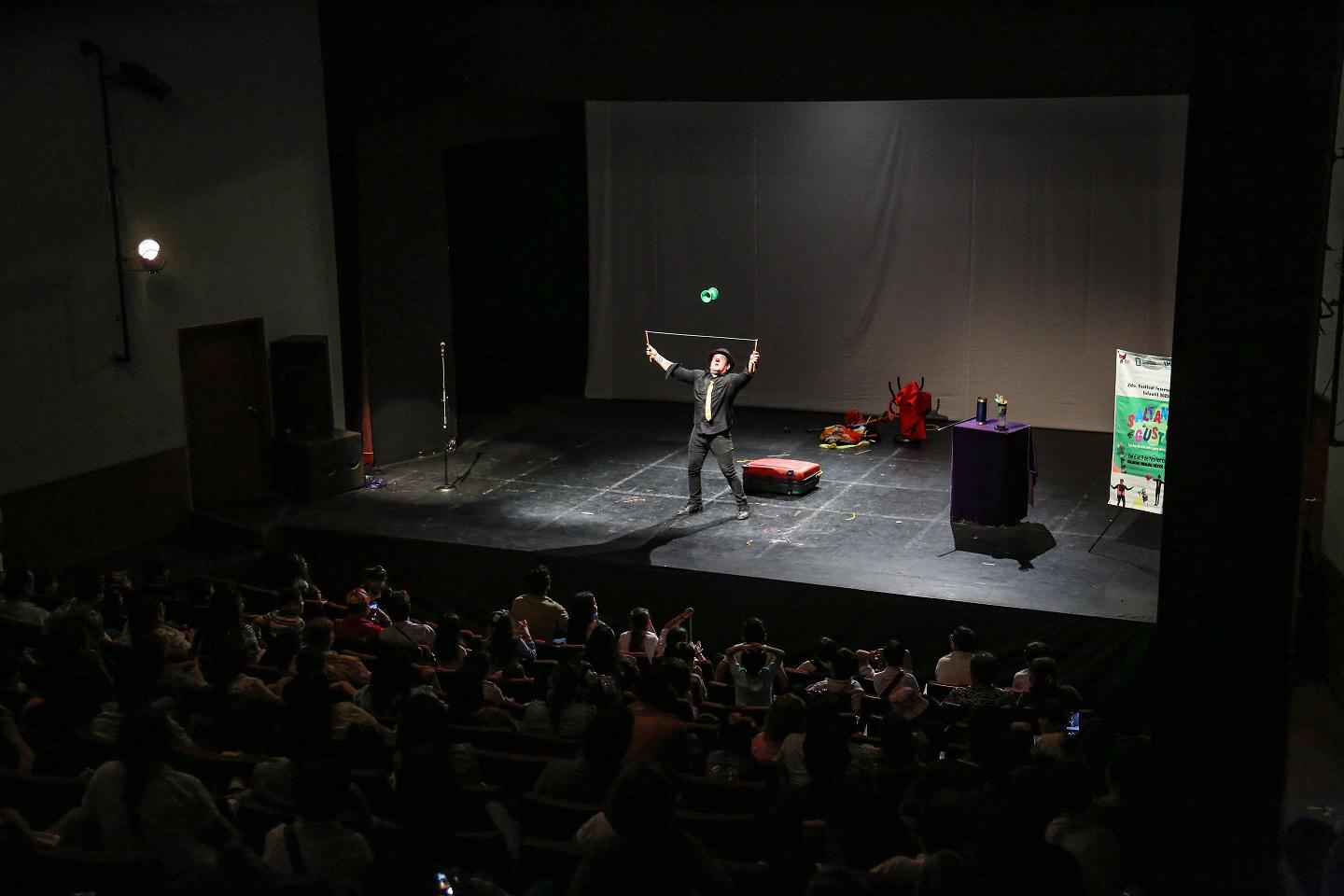 $!Los niños estuvieron atentos durante la función.