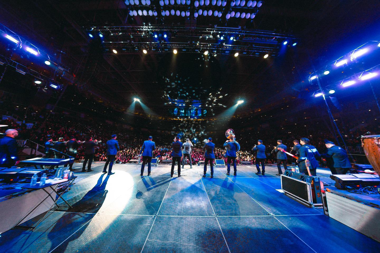 $!La Banda MS cerró su gira por Estados Unidos con un lleno total en California.