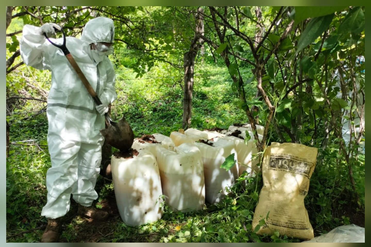 $!Ejército asegura sustancias químicas para drogas sintéticas en Culiacán