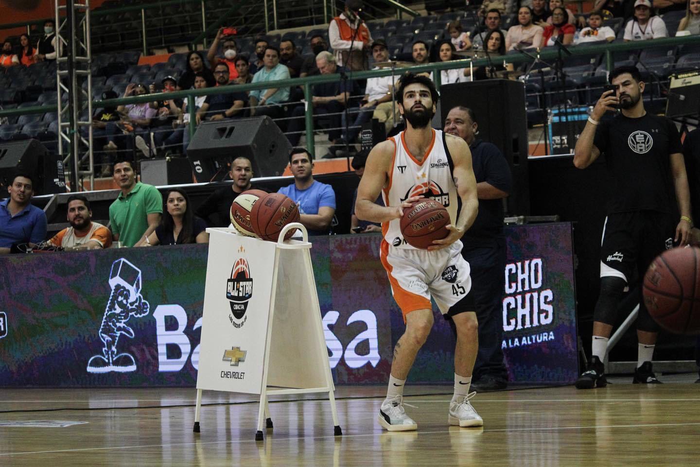 $!Ricardo Calatayud, de Venados Basketball, gana competencia de Tiros de Tres en el Juego de Estrellas del Cibacopa