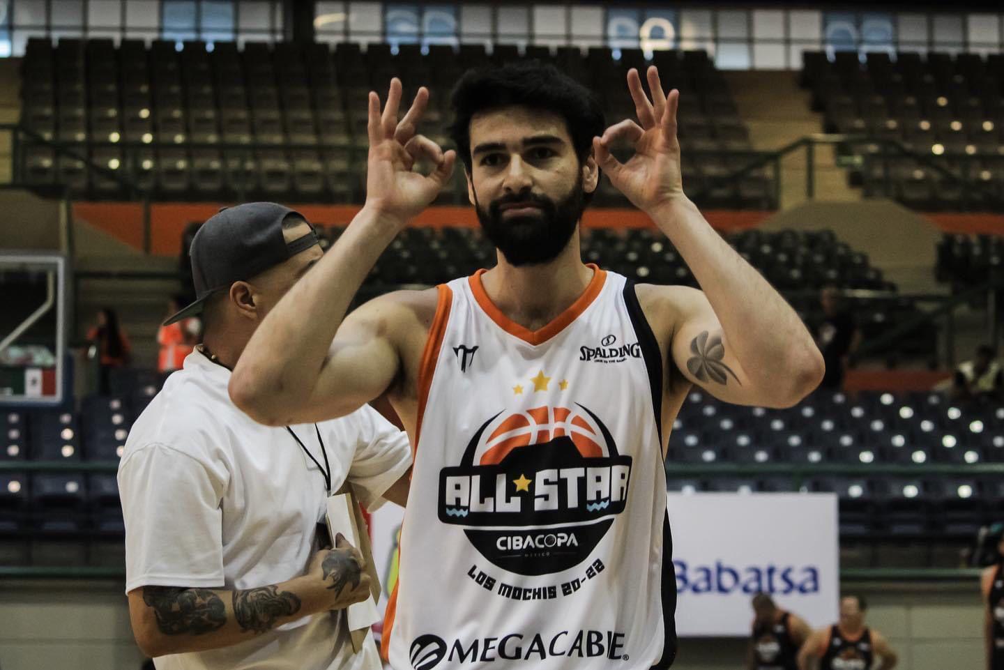 $!Ricardo Calatayud, de Venados Basketball, gana competencia de Tiros de Tres en el Juego de Estrellas del Cibacopa