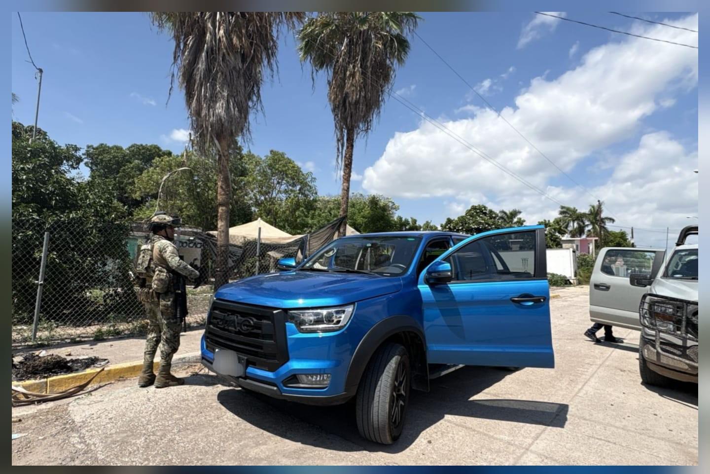 $!Marina detiene a cuatro hombres en campo Balbuena, Navolato