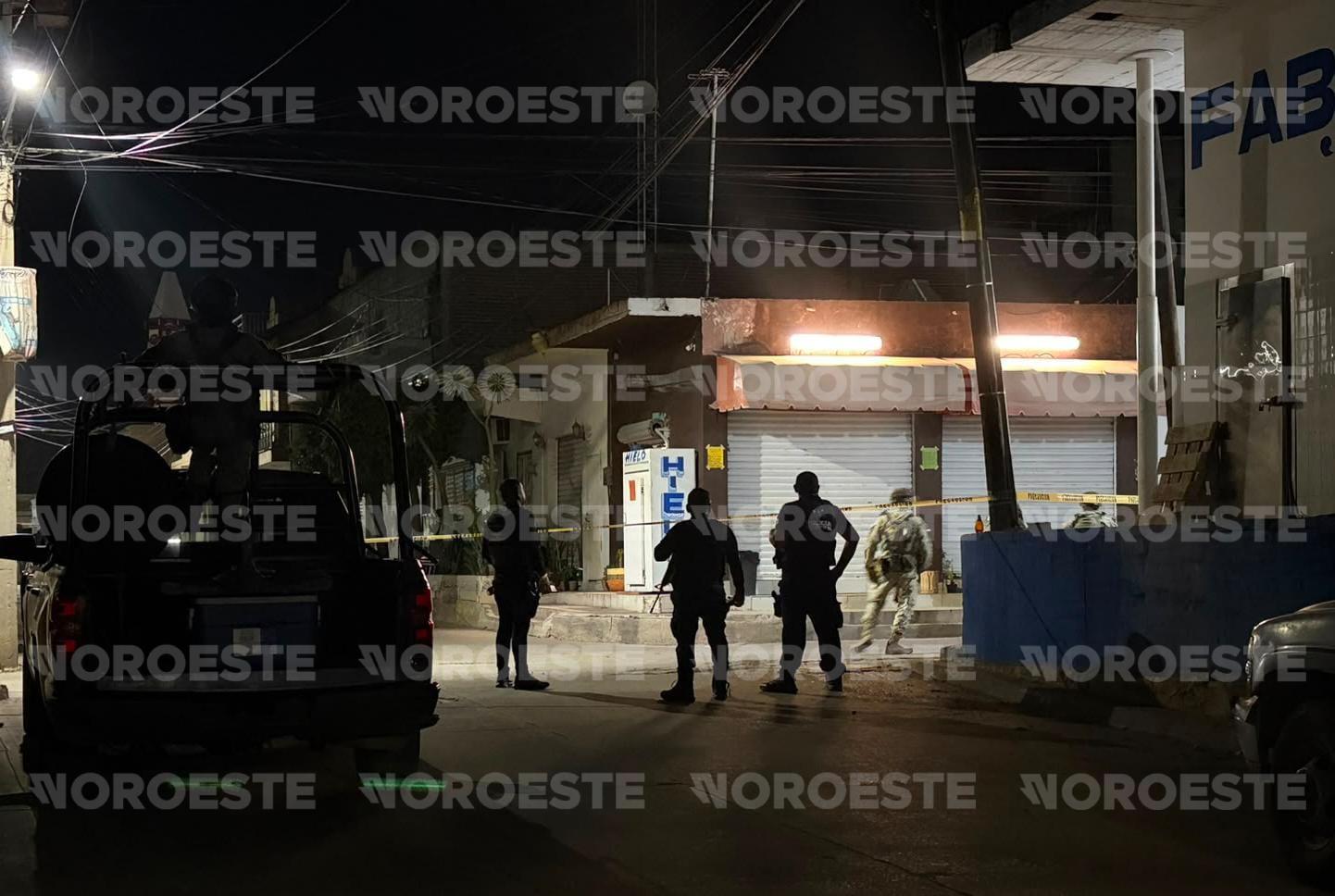 $!Asesinan a mujer dentro de una tienda de abarrotes de Villa Unión, en Mazatlán