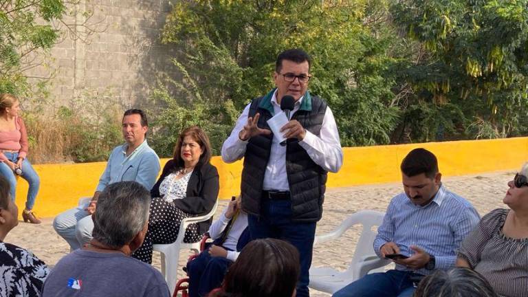 Reitera Alcalde de Mazatlán que no contempla dejar el cargo