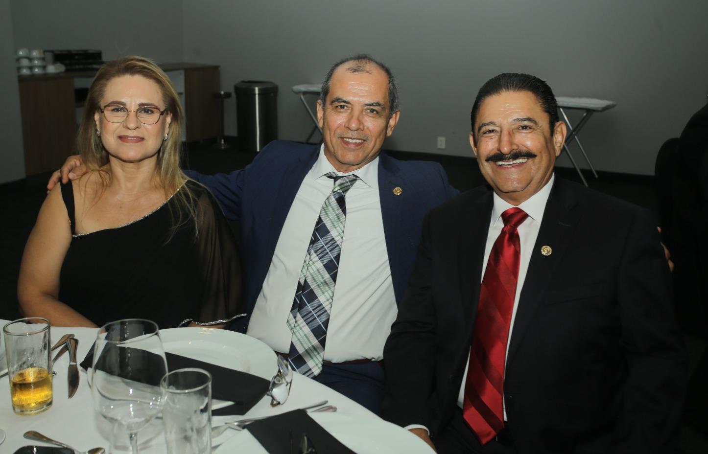$!Luz Domínguez de González, Adolfo González y Francisco González.