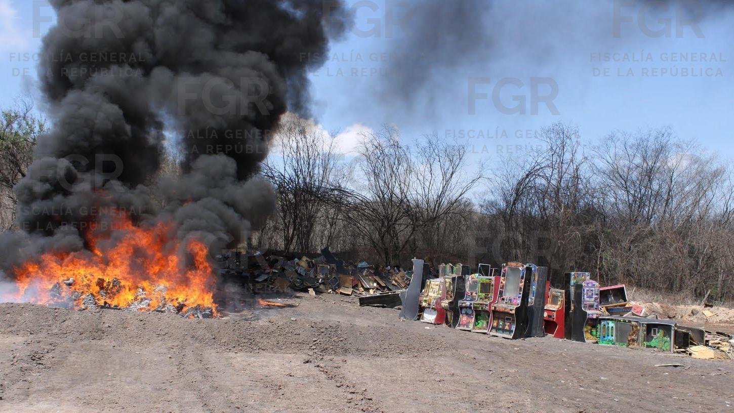 $!Destruye e incinera FGR sustancias químicas, drogas y objetos decomisados en Sinaloa