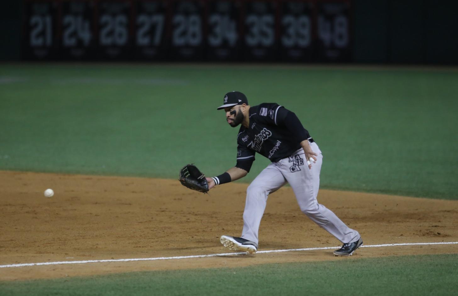 $!Venados se quedan cortos en casa y Tomateros se llevan la serie