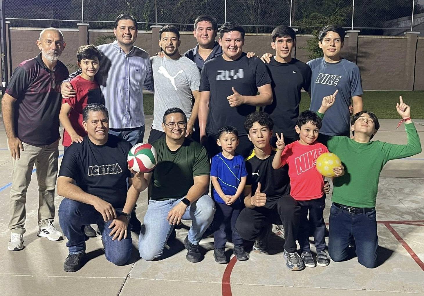 $!Barrio Independencia se corona en Torneo Relámpago de Voleibol en Culiacán