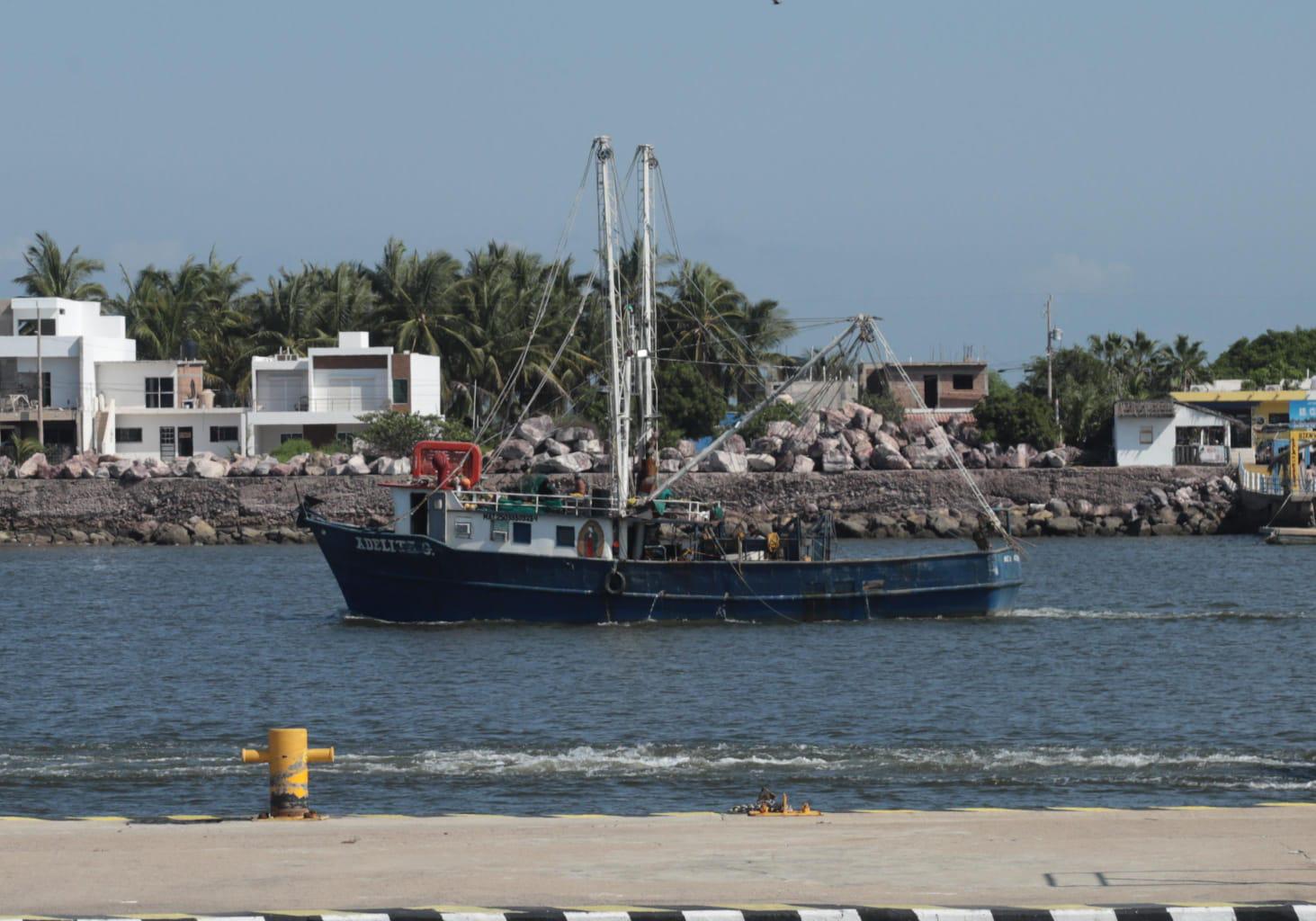 $!Llevan ofrendas a la Virgen de La Puntilla previo a los 50 años del huracán Olivia