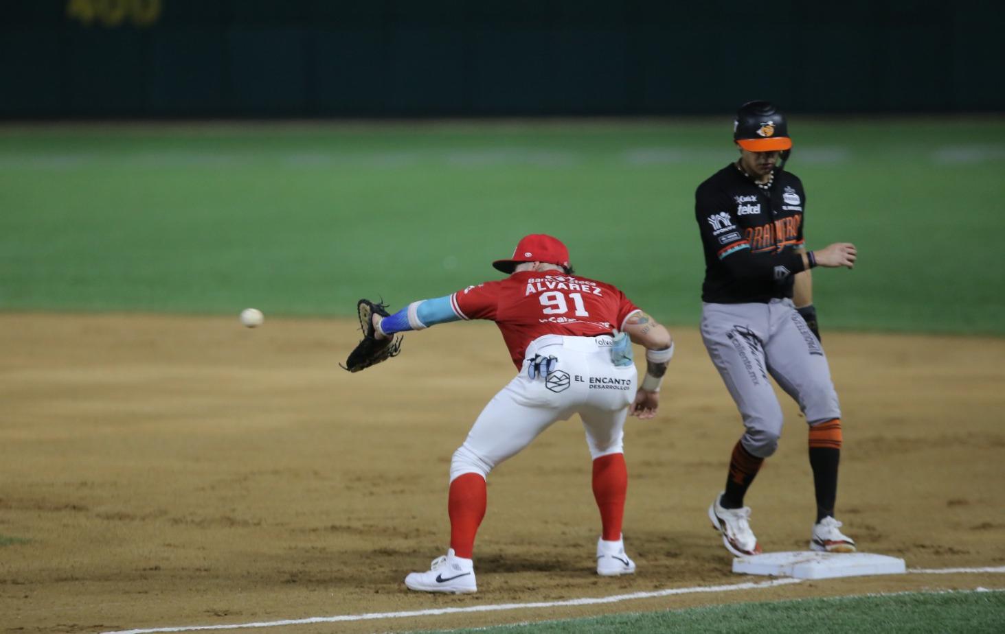 $!Peña y Vásquez guían al triunfo y serie para Venados
