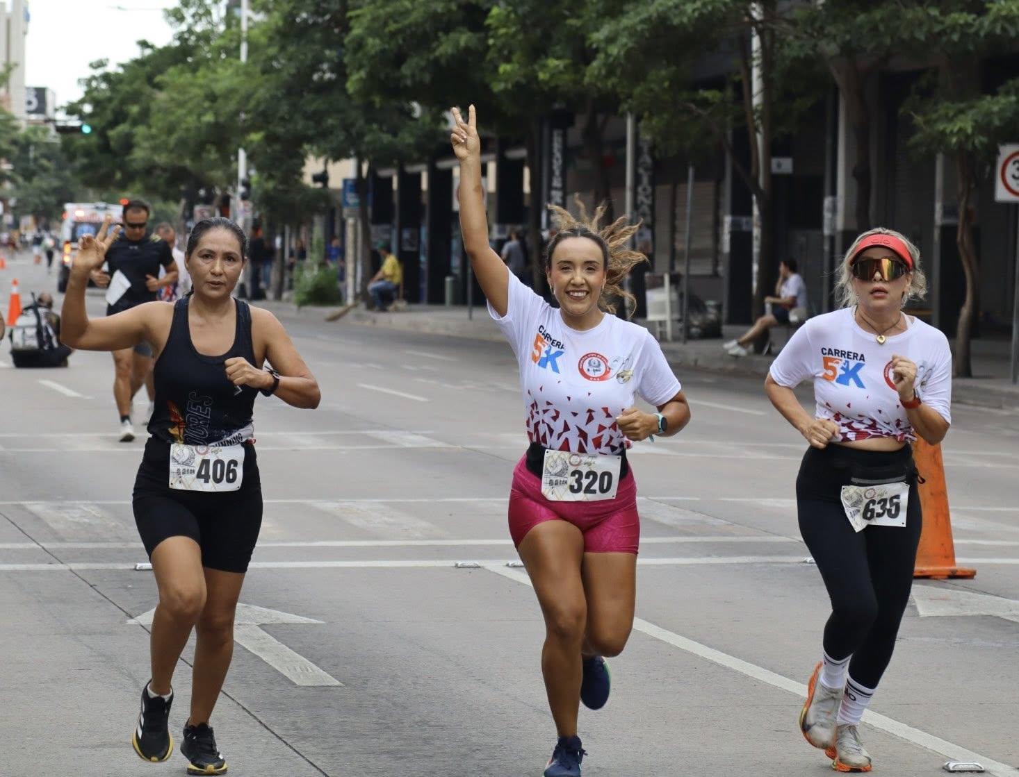 $!Gran participación en la carrera por el 93 aniversario del Hospital Civil de Culiacán