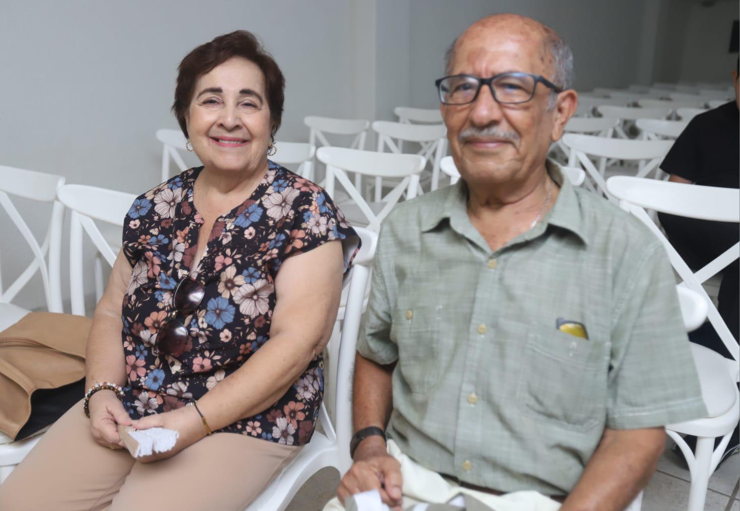 $!Emma de Jesús Félix y Hugo Flores.