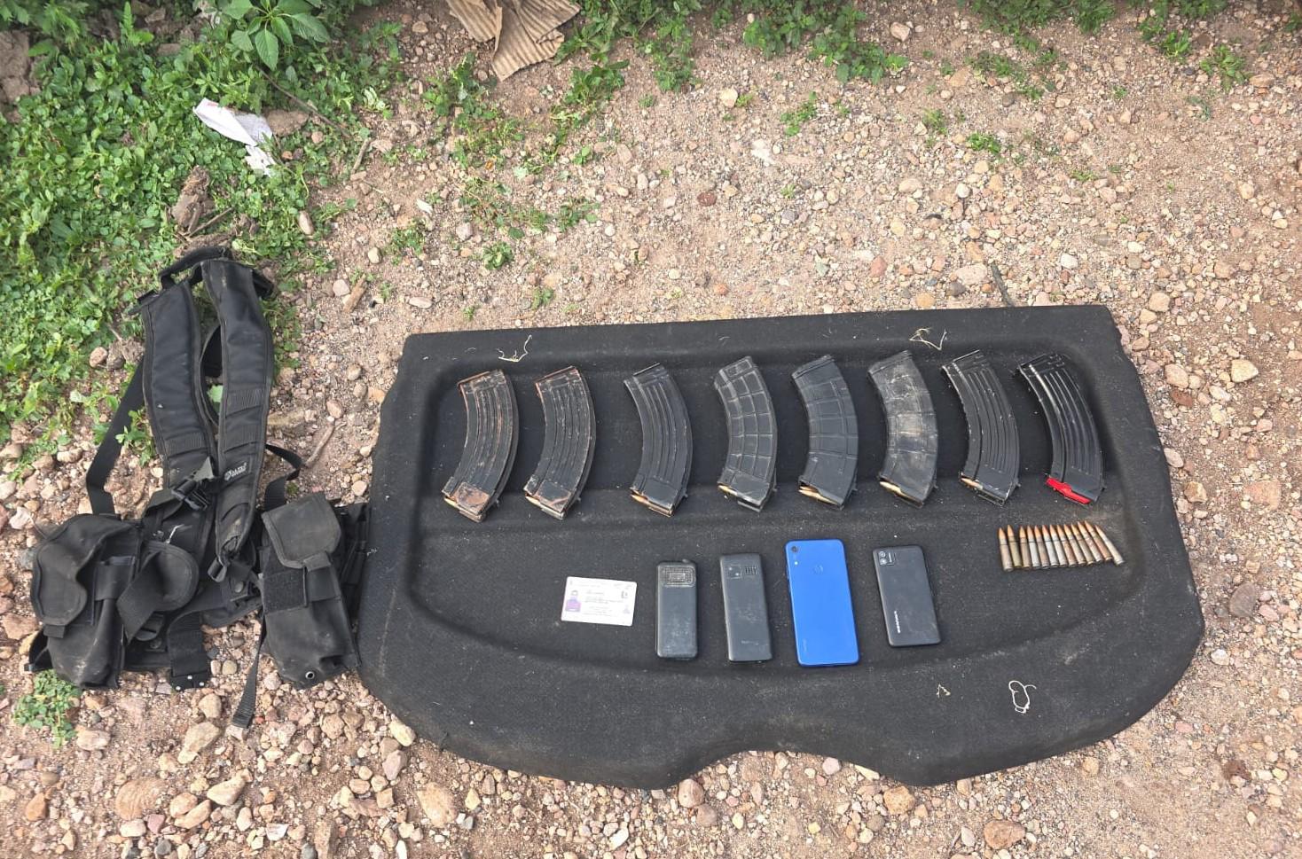 $!Confirma Marina tres detenidos, arma, cartuchos, droga y radios en Real del Valle, en Mazatlán
