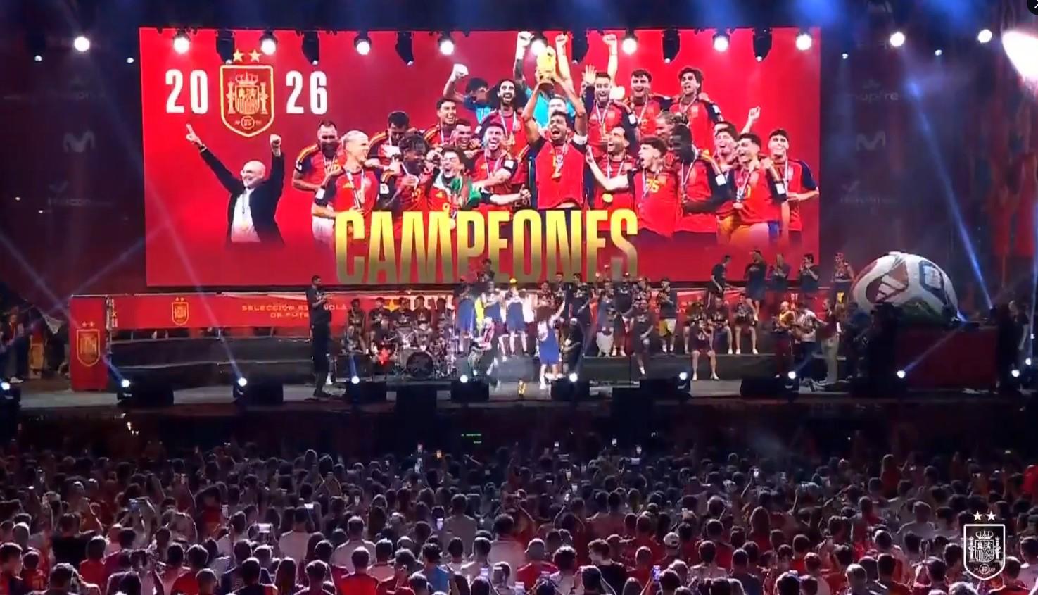 $!España celebra el título mundial en Madrid junto a multitudinaria presencia de aficionados