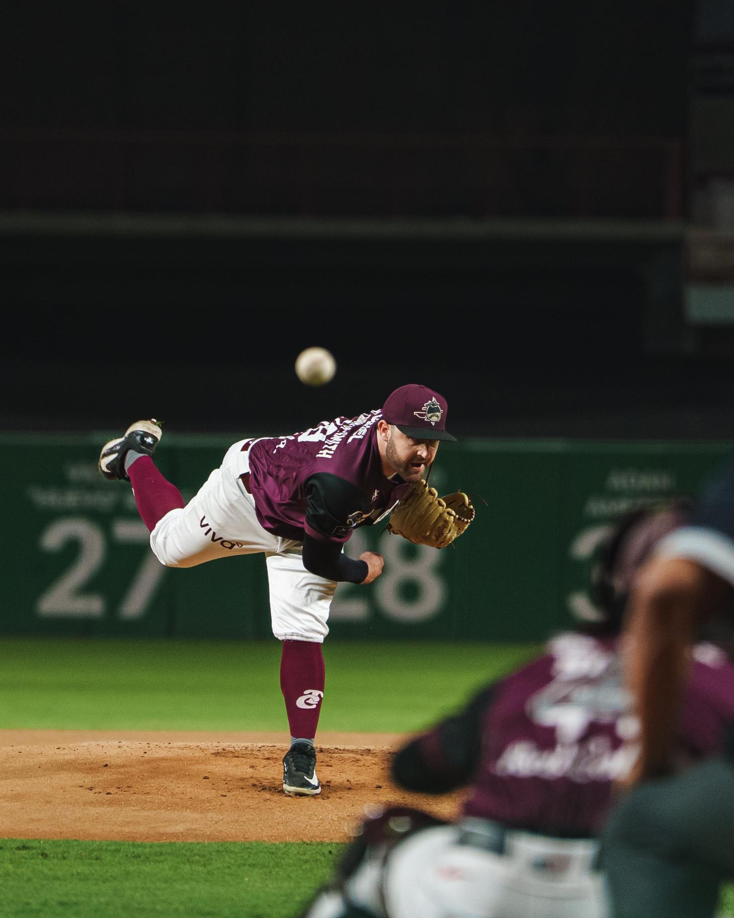 $!Grand slam de Estamy Ureña impulsa a Venados en Culiacán