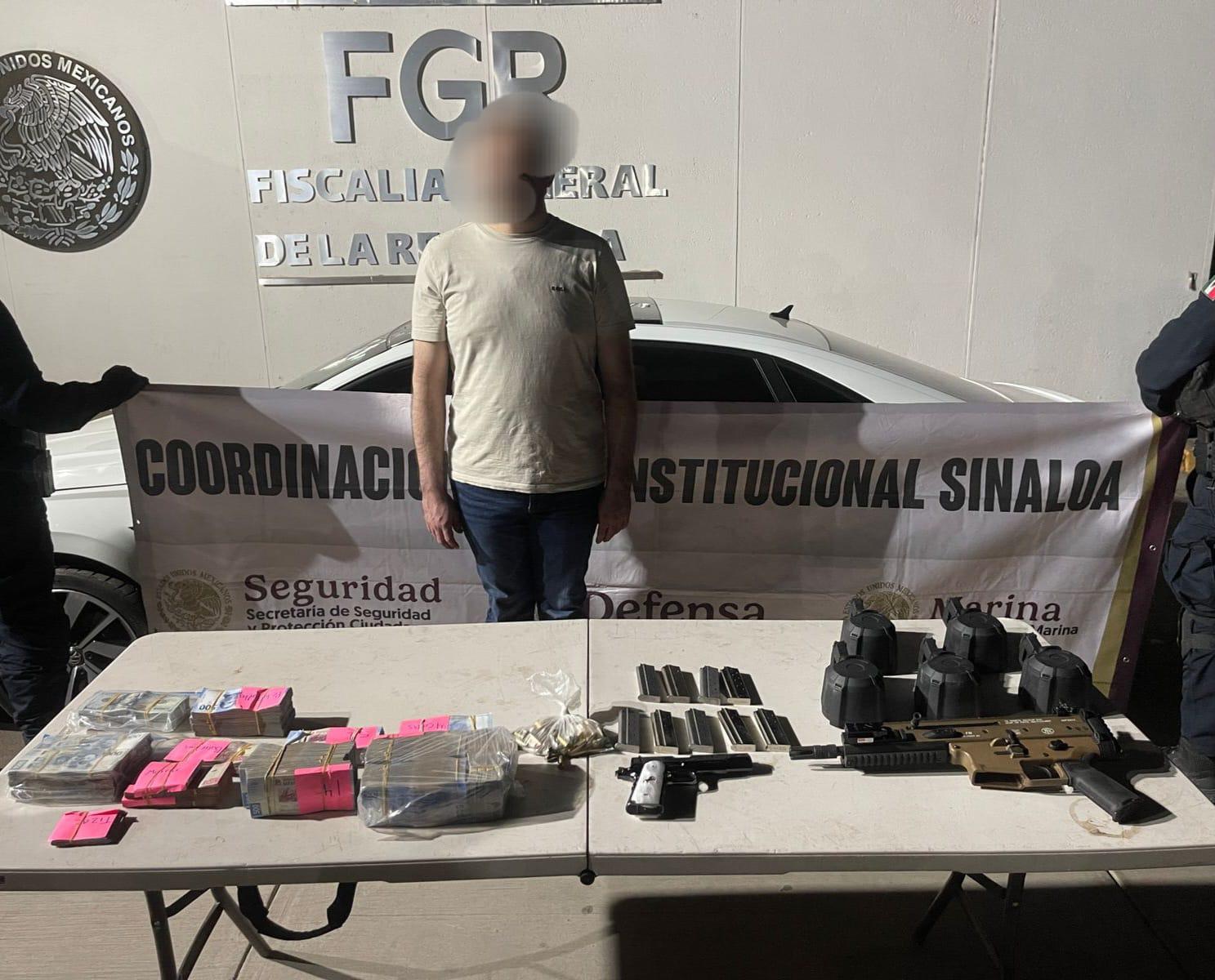 $!Detienen un hombre en un vehículo blindado; le aseguran armas y numerario
