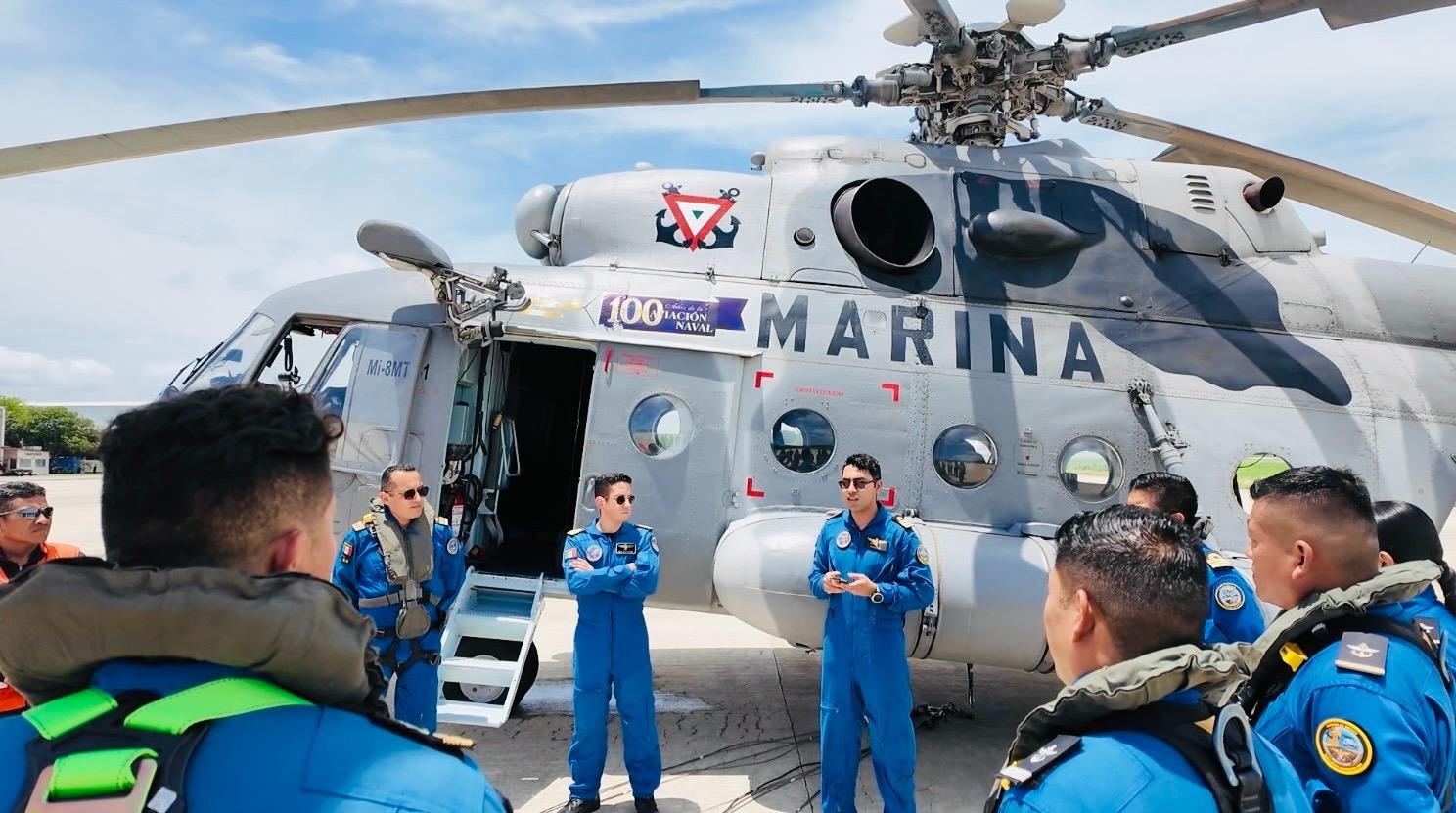 $!Marina realiza prácticas aéreas de combate a incendios con helicóptero MI-17 en Veracruz
