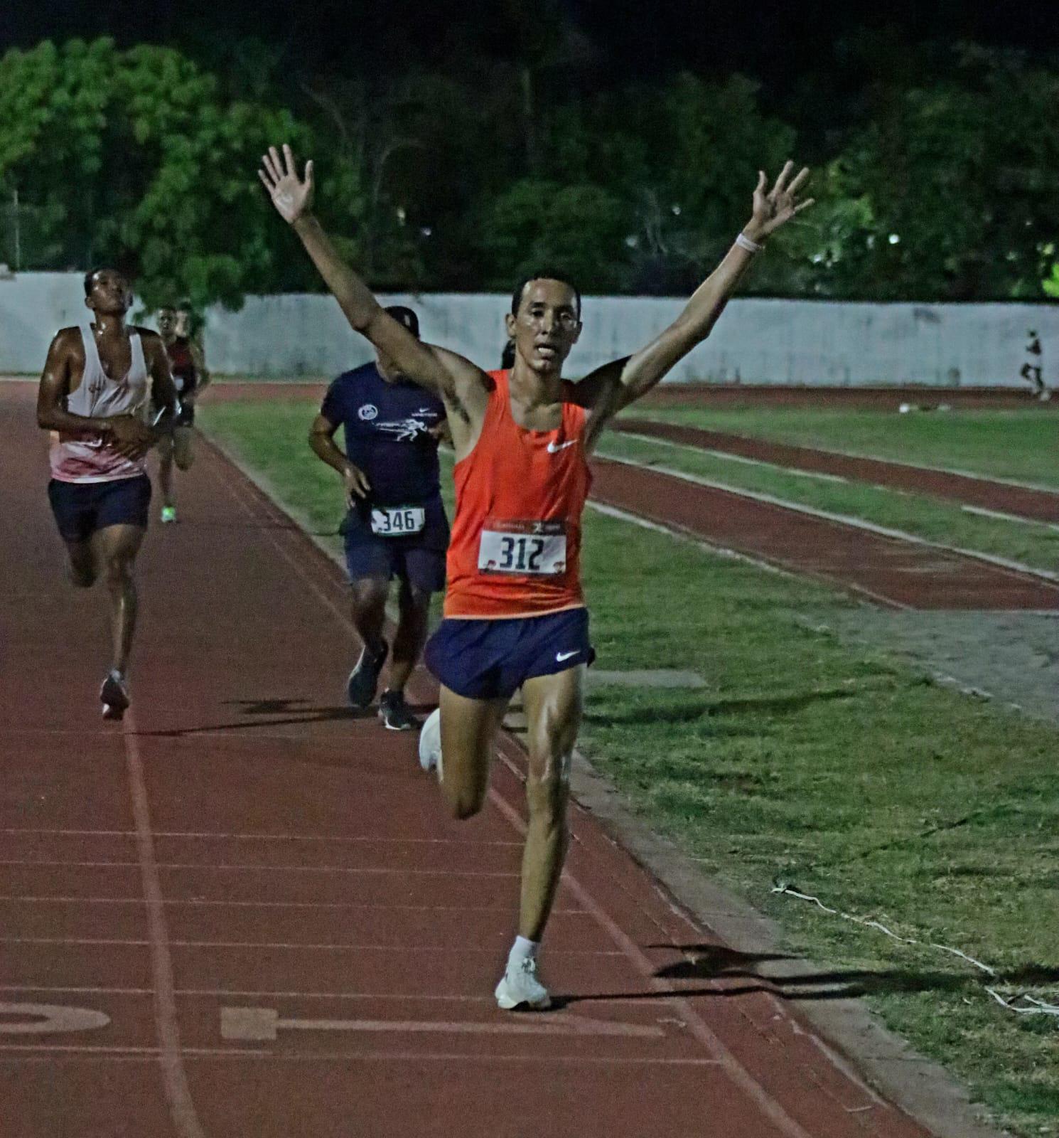 $!En su máxima expresión, finalistas del Serial de Atletismo Imdem dan todo de sí en la pista de tartán