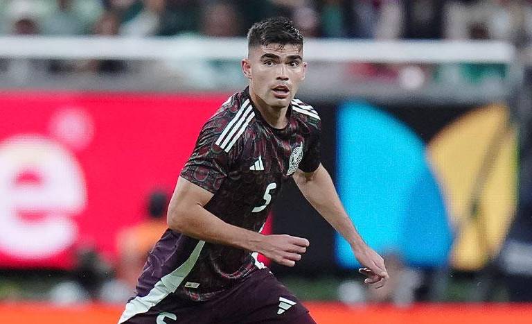Johan Vásquez causa baja de la Selección Mexicana para duelos ante Honduras