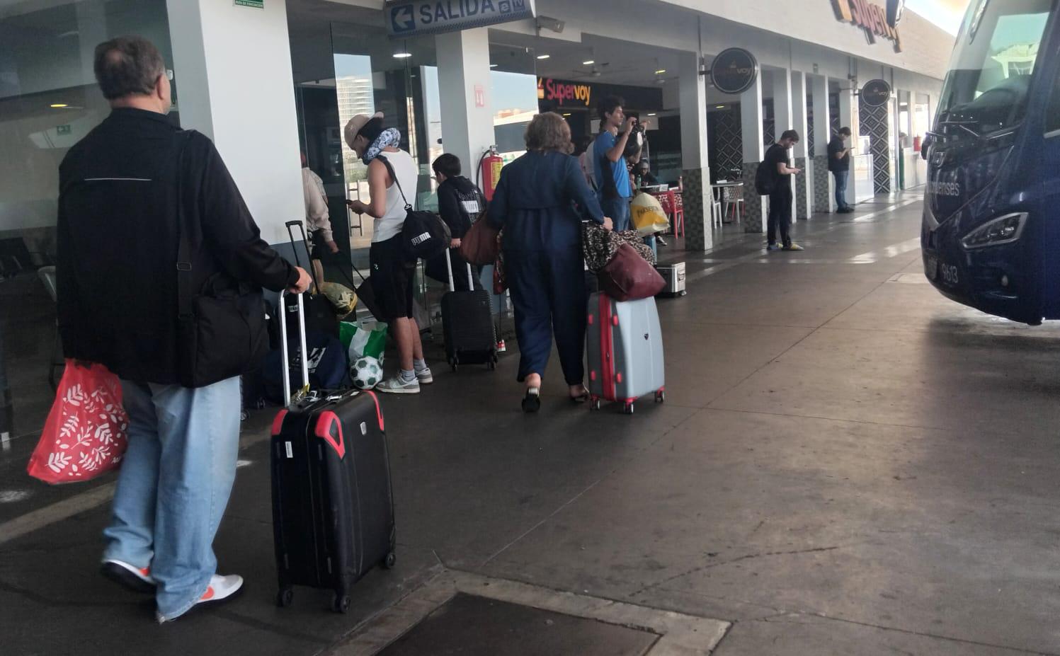 $!Repuntan visitantes por carretera en Mazatlán por puente del 1 de mayo