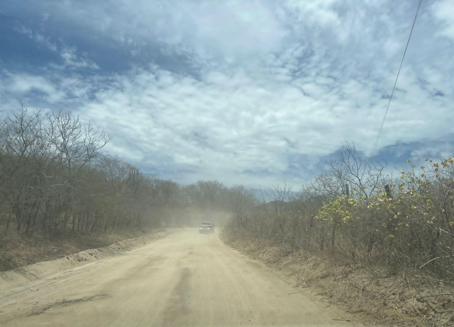 $!Dependían de la presa Huites, pero ya se secó; no hay peces para comer ni agua que beber