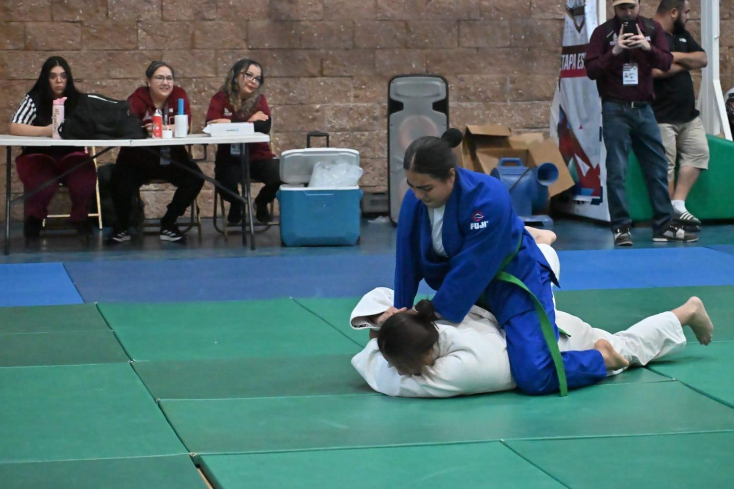 $!¡Samanda Palomares, mazatleca con planes para ganar la Olimpiada Nacional!