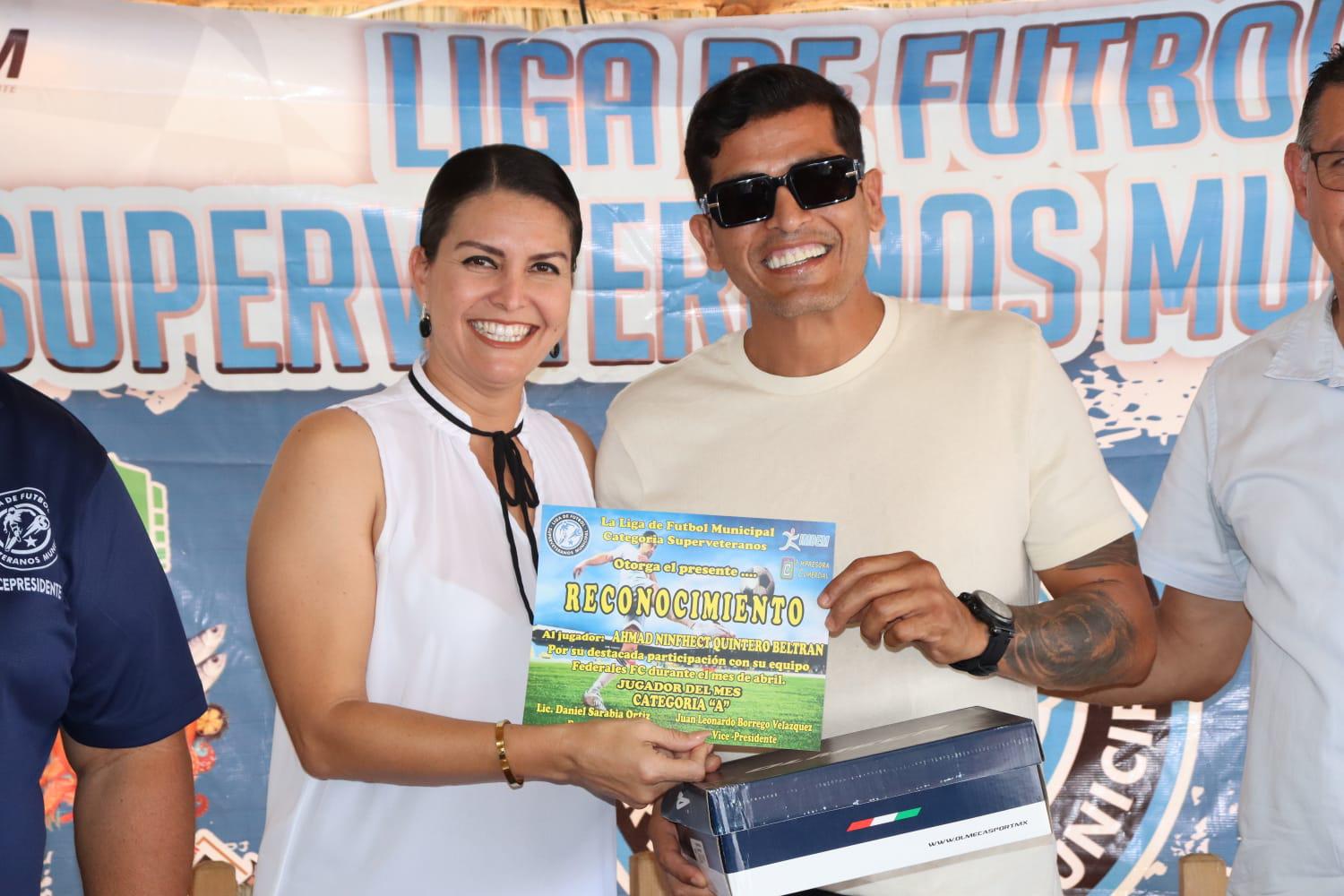 $!Premian a lo mejor de abril en la Superveteranos Municipal