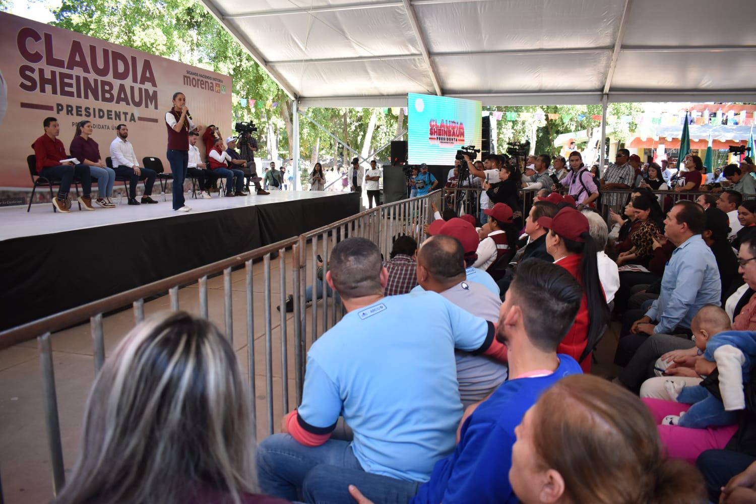 $!Reúne Sheinbaum a más de 2 mil en Guasave; ofrece beca universal para niños