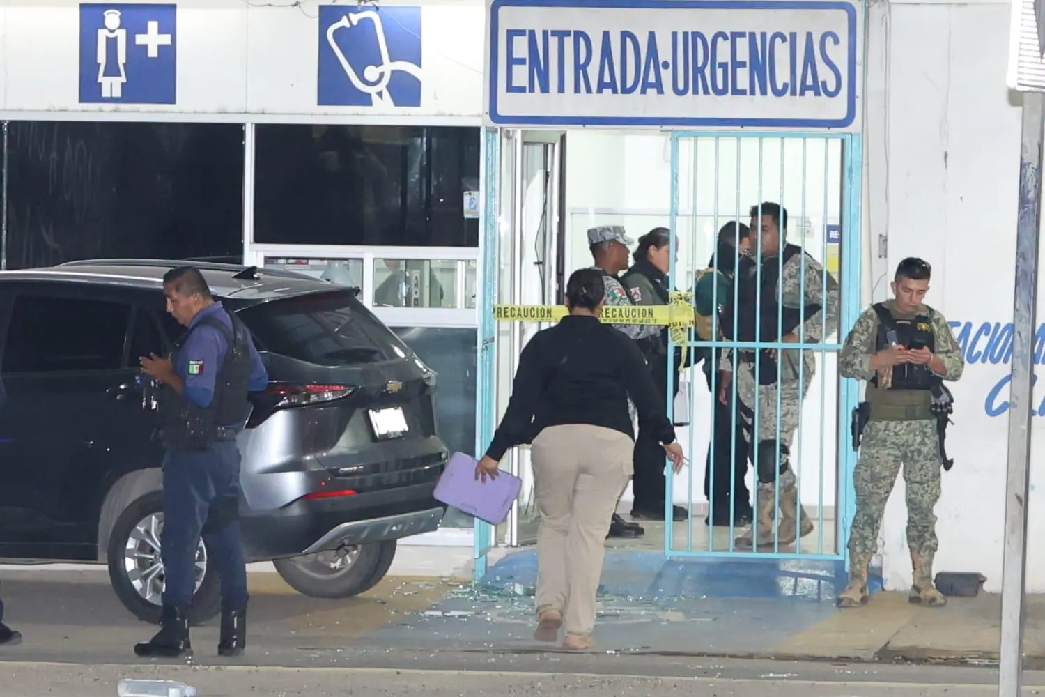 $!Atacan a balazos clínica en Mazatlán; dos mujeres resultan heridas y una muere en hospital