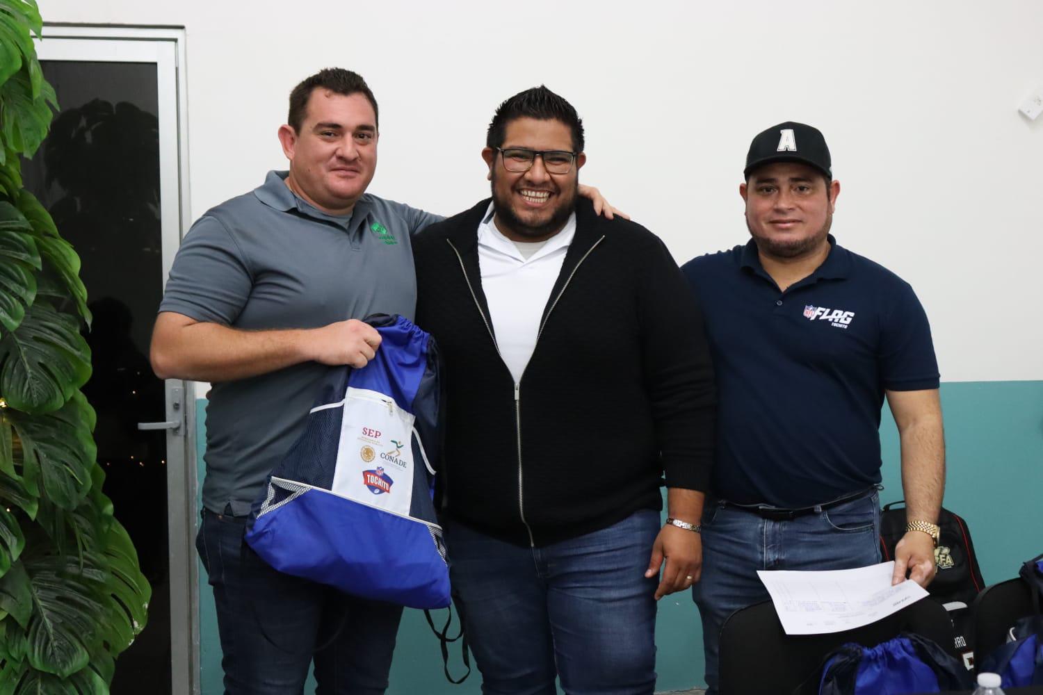 $!Alistan ofensiva equipos mazatlecos en la Liga Escolar Tochito NFL