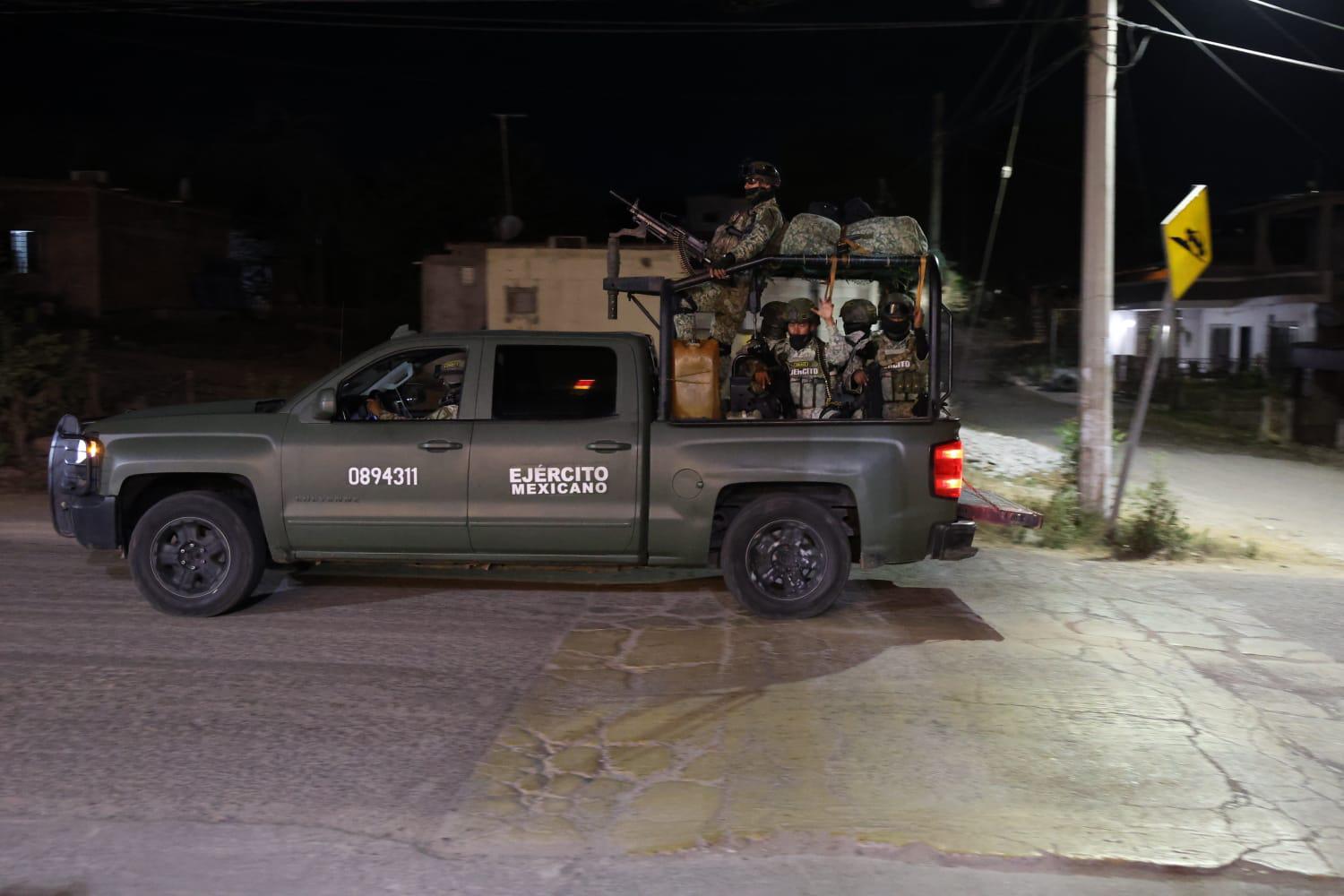 $!Enfrentamiento entre Ejército y civiles armados desata alarma en Lomas de Monterrey, en Mazatlán