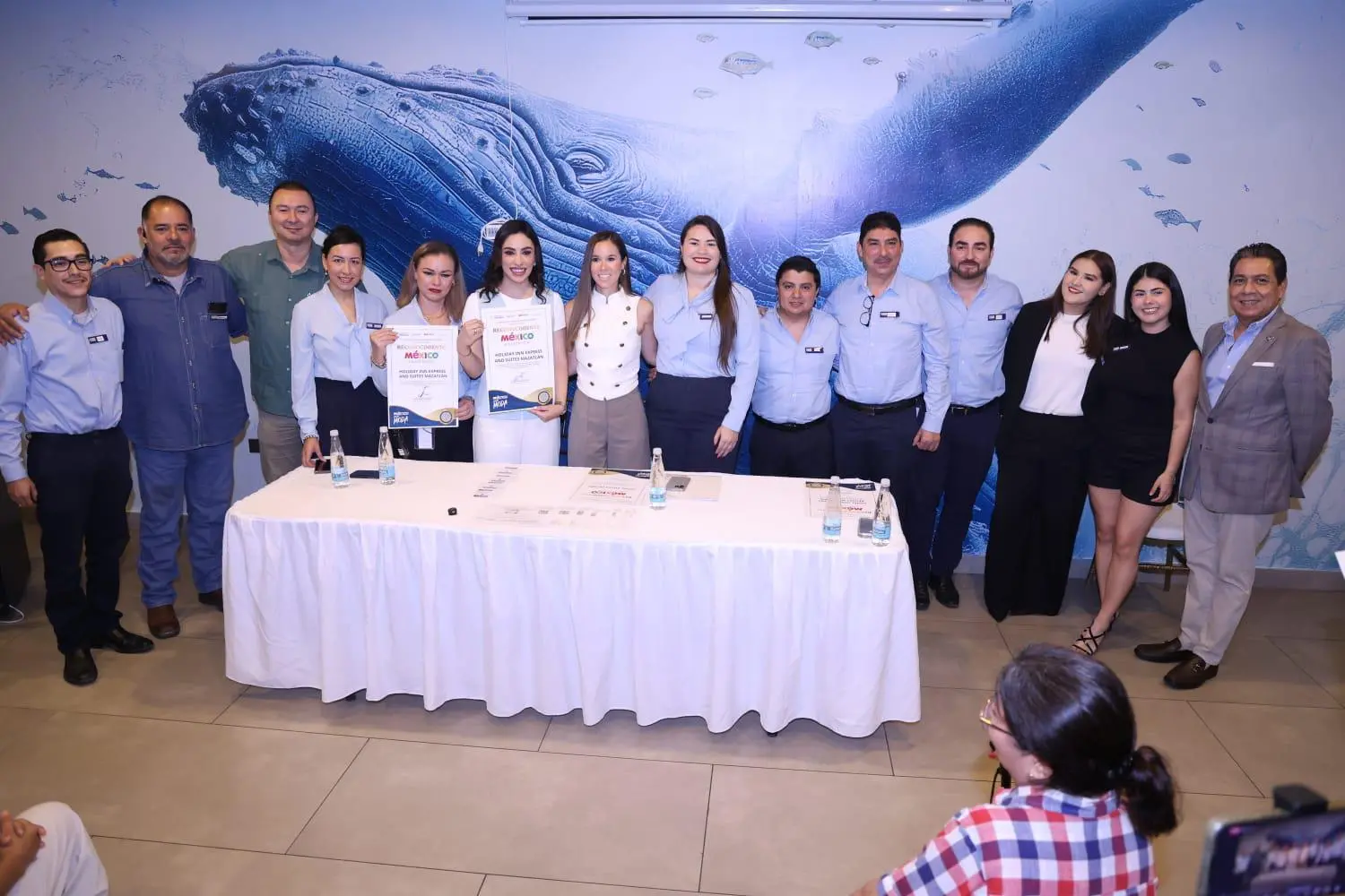 $!Entrega Sectur Sinaloa reconocimientos y certificaciones al sector turístico de Mazatlán