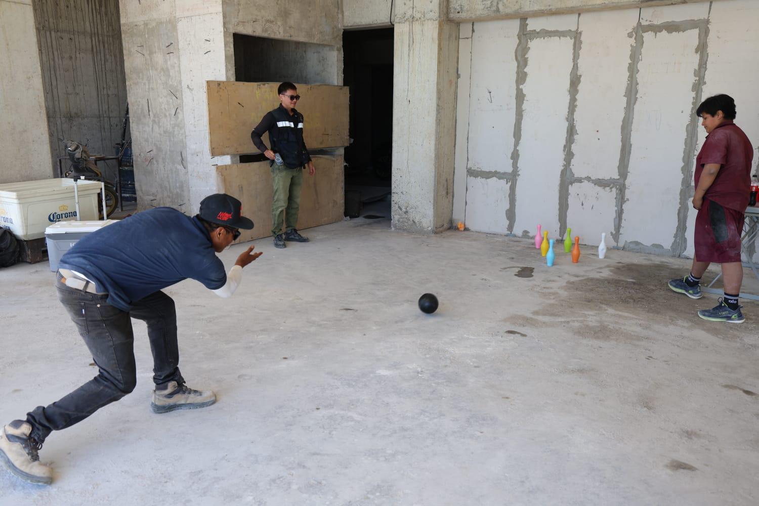 $!Adelantan albañiles y trabajadores de la construcción festejo por el Día de la Santa Cruz
