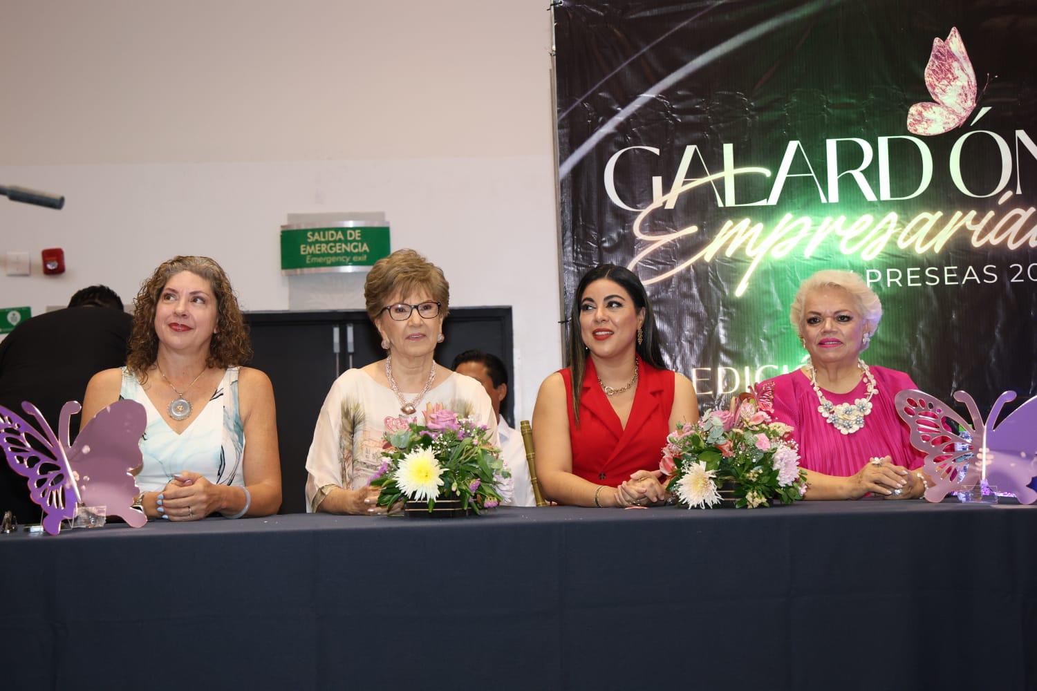 $!Reconocen a mujeres líderes en Mazatlán durante el Galardón Empresarial y Preseas al Mérito 2026